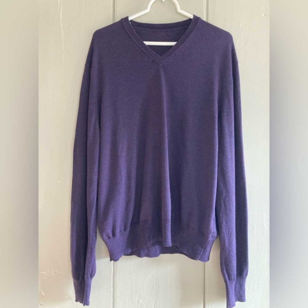 BROOKS BROTHERS Men's Long Sleeve V-Neck Merino Wool Sweater XL Plum Purple Flaw
